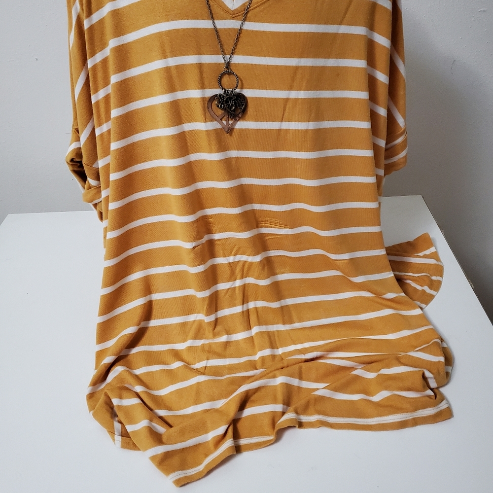 Short sleeve top